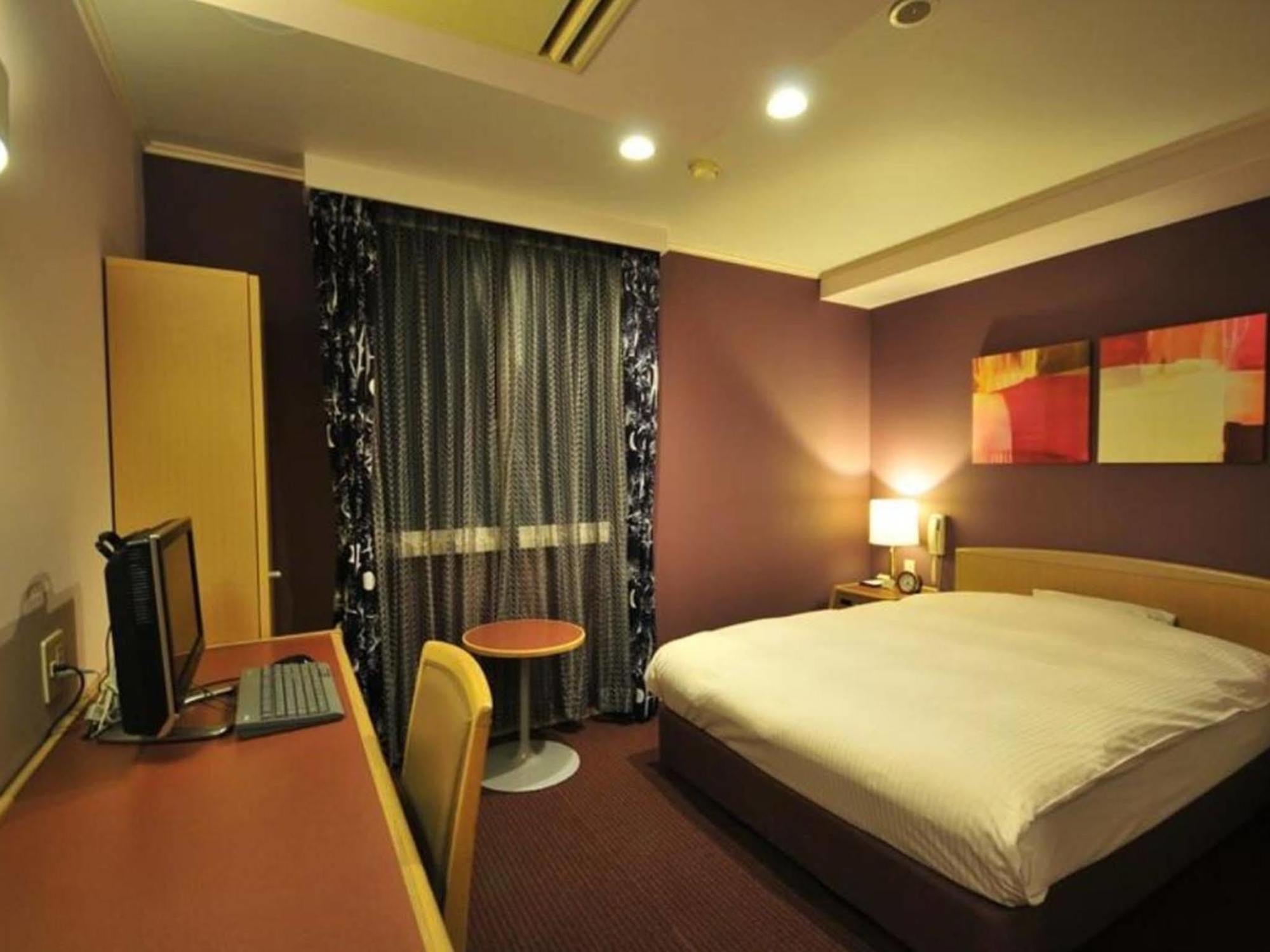 Hotel Top Inn Matsuyama  Buitenkant foto
